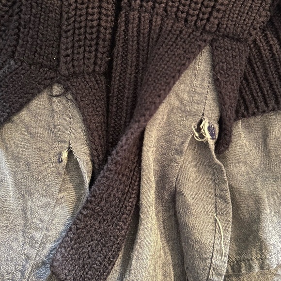 Tommy Hilfiger Navy Sweater with Layered Shirt Hem – Women’s XL - Picture 9 of 9